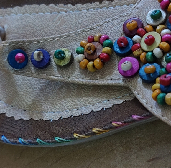 Women's Tan Wooden Beaded Thong Sandals - Picture 7 of 8